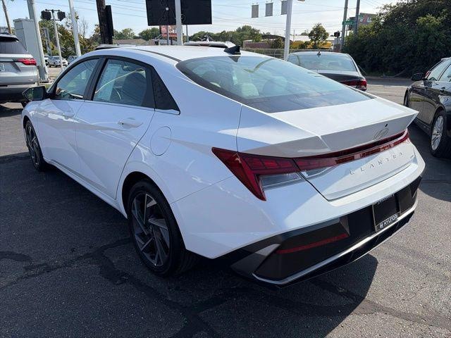 2025 Hyundai Elantra Hybrid