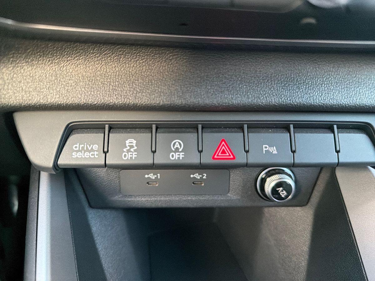 Image about Audi A1 Sportback Design Luxe 30 TFSI 81 kW (110 ch) S tronic