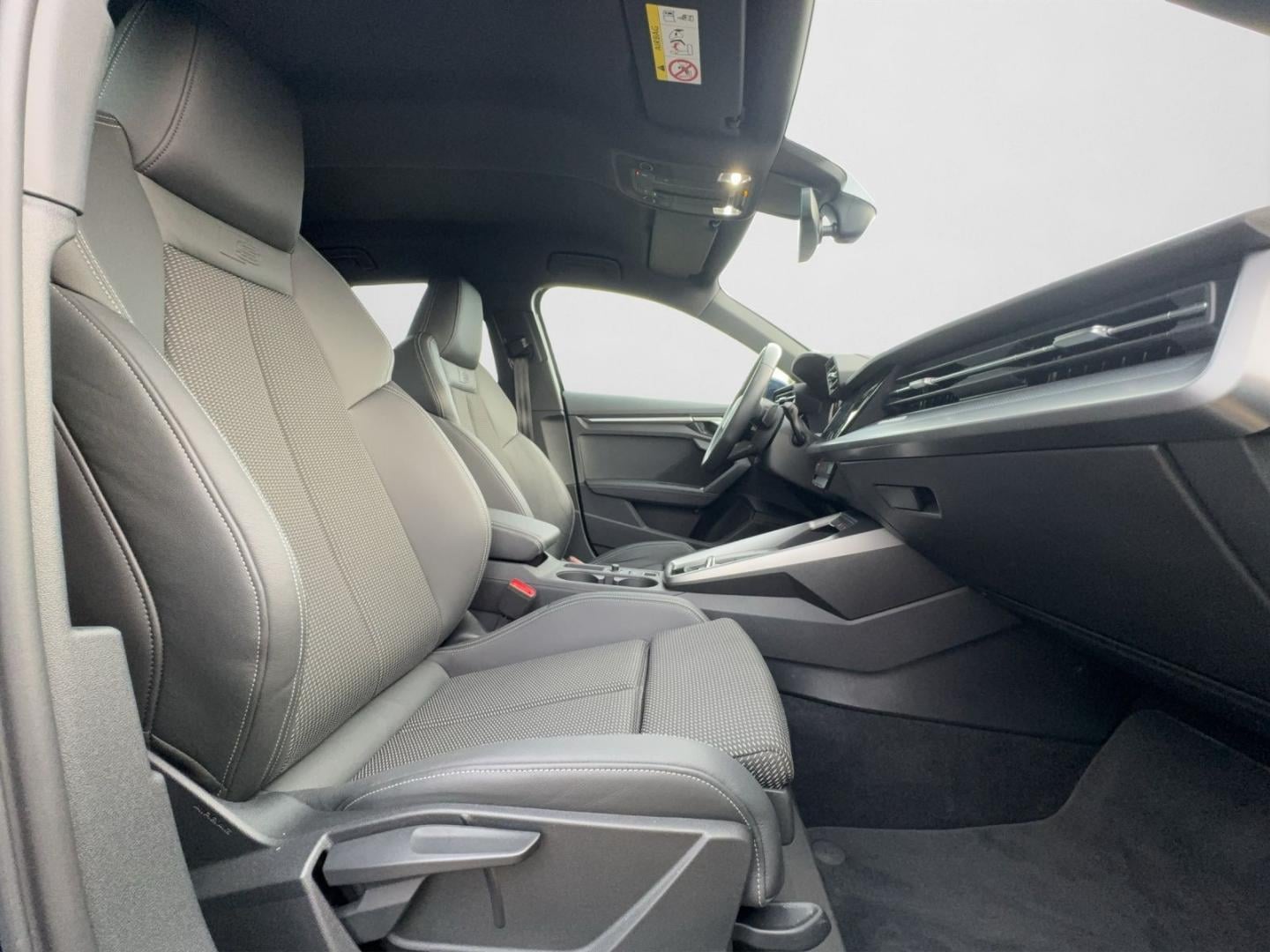 Bild über Audi A3 Sportback advanced 30 TFSI S tronic - für weitere Informationen kontaktieren Sie den Audi Partner