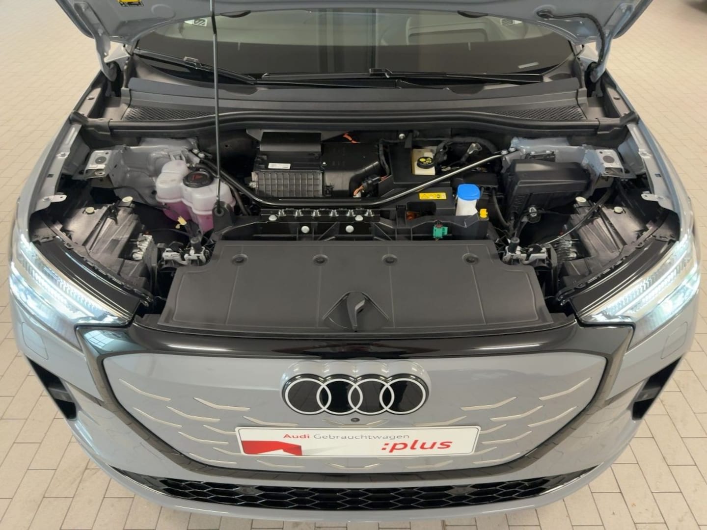 Bild über Audi Q4 SUV e-tron e-tron quattro performance 250 kW - für weitere Informationen kontaktieren Sie den Audi Partner