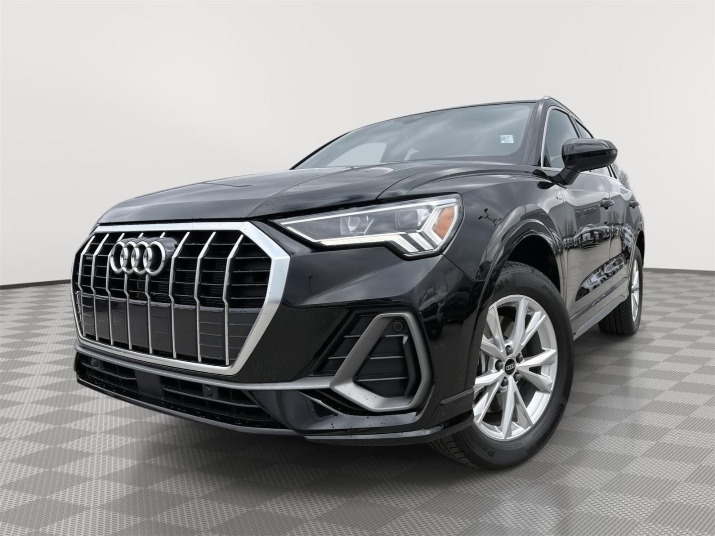 2025 Audi Q3 45 TFSI S Line Premium quattro's photo
