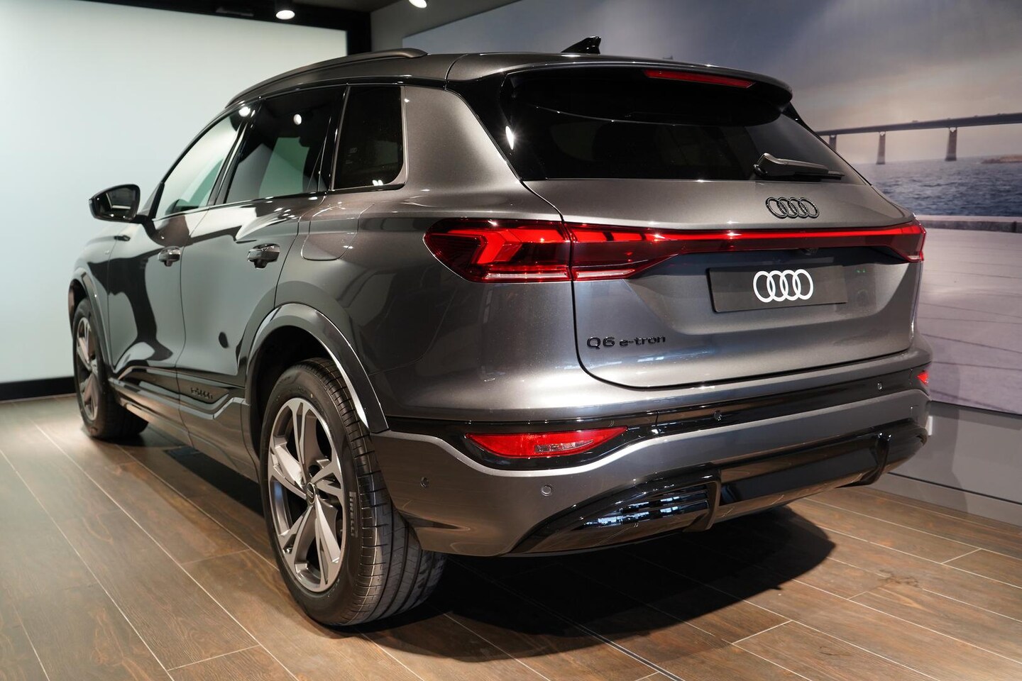 Image about Audi Q6 SUV e-tron e-tron