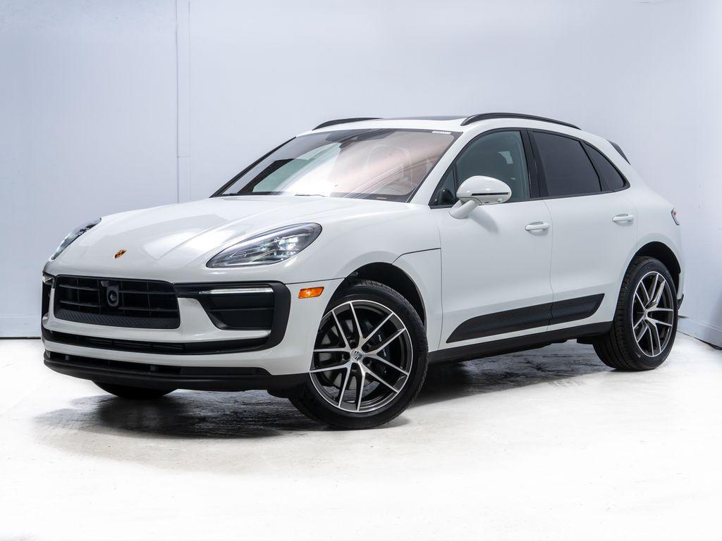 2026 Porsche Macan -'s photo