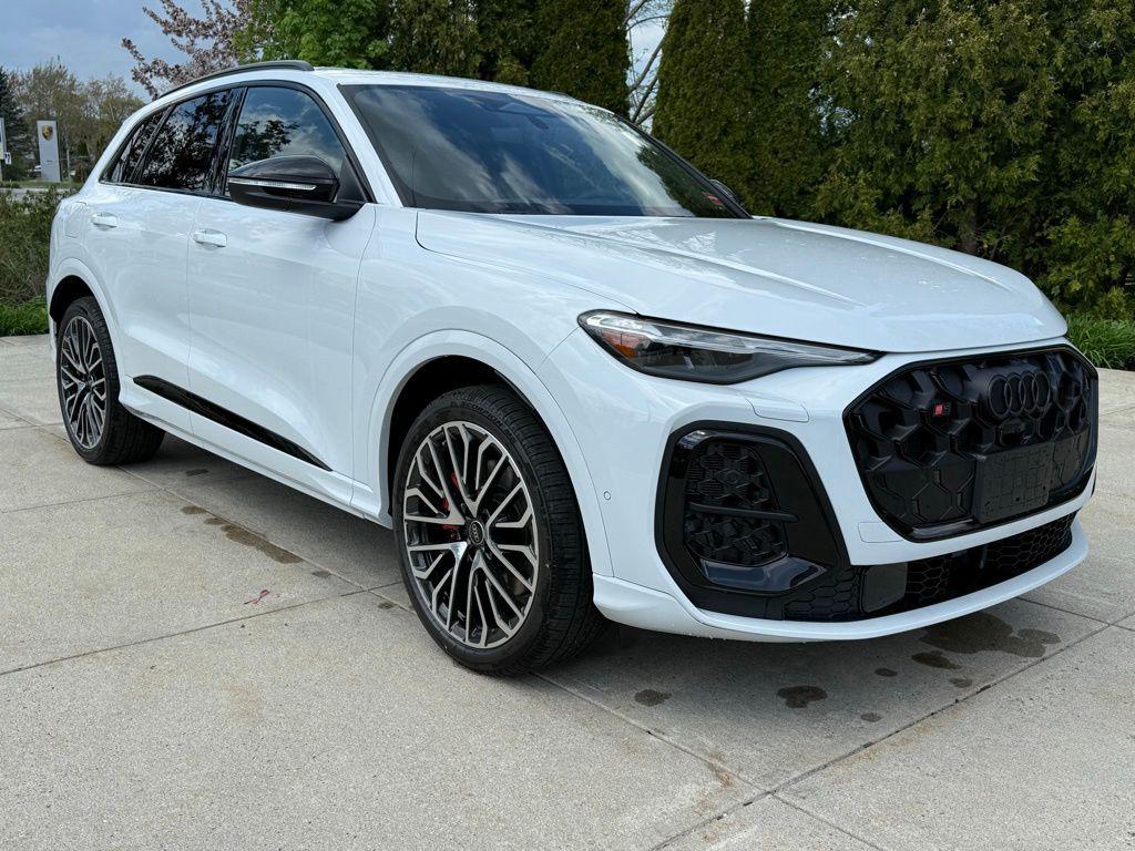 2026 Audi SQ5 Premium Plus quattro's photo