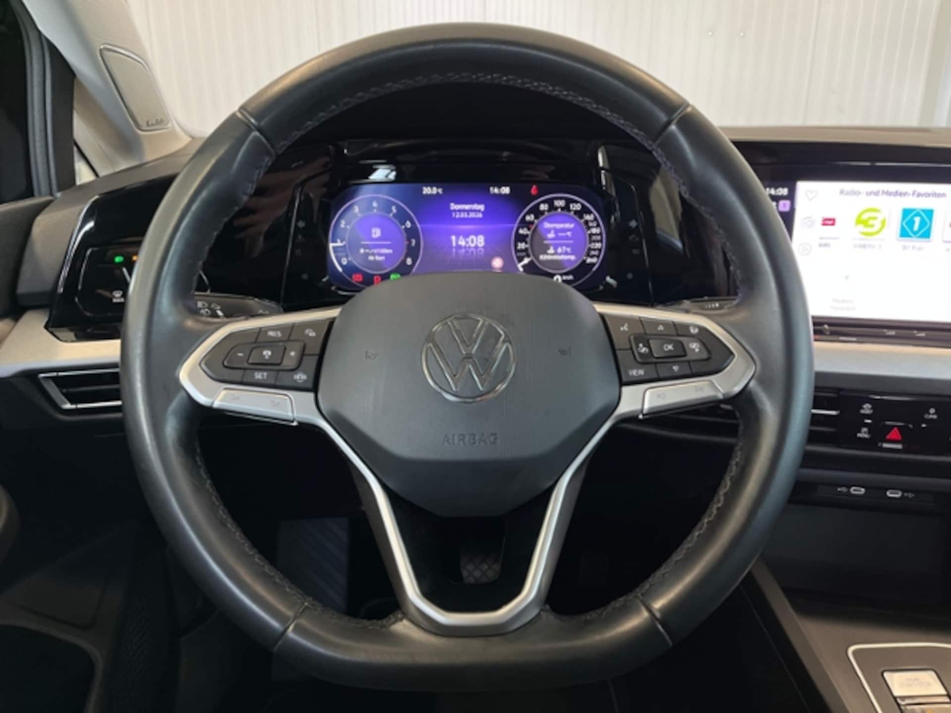 Volkswagen Golf Life