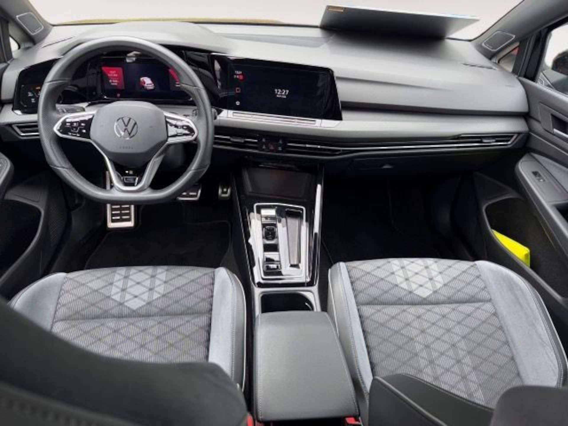 Volkswagen Golf R-Line
