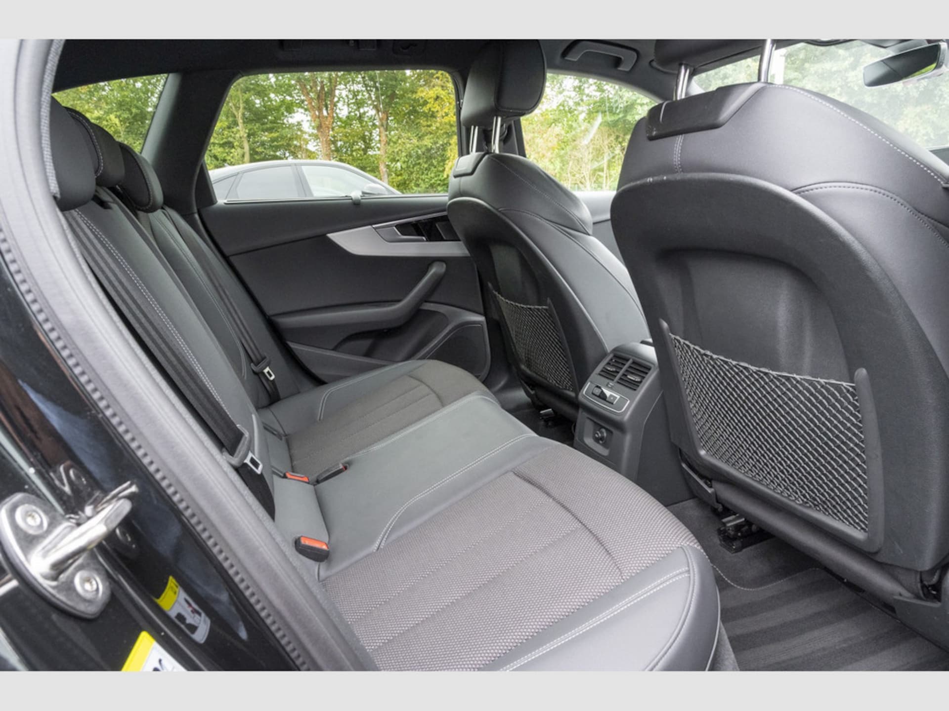 Audi A4 Avant S line