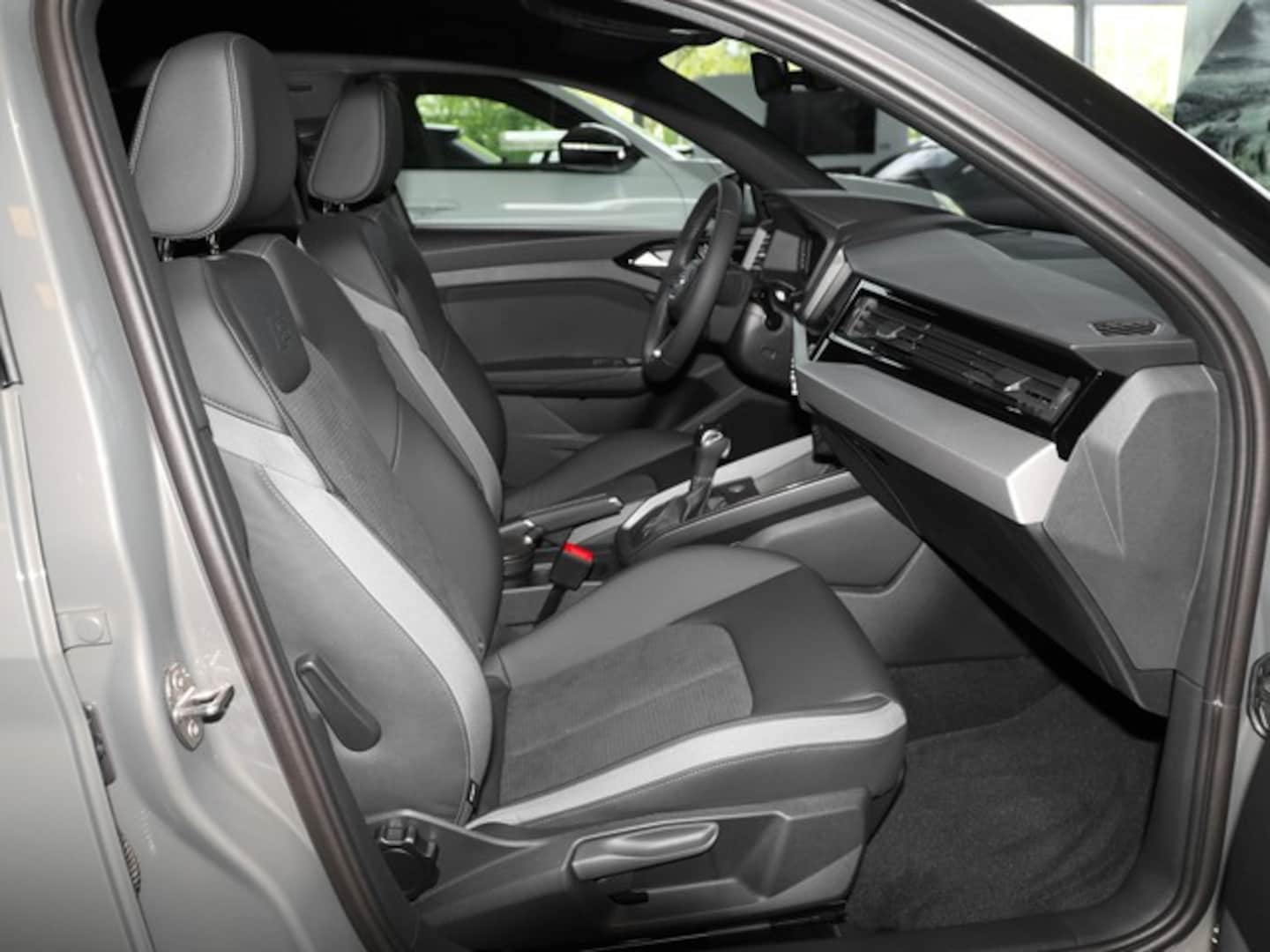Bild über Audi A1 allstreet 35 TFSI S tronic - für weitere Informationen kontaktieren Sie den Audi Partner