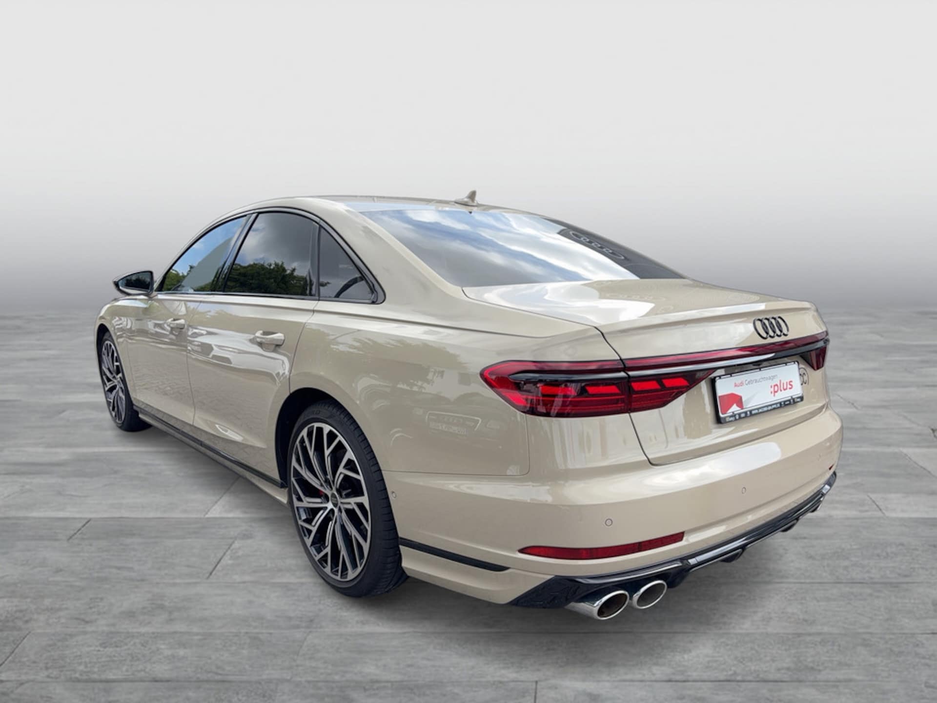Audi S8