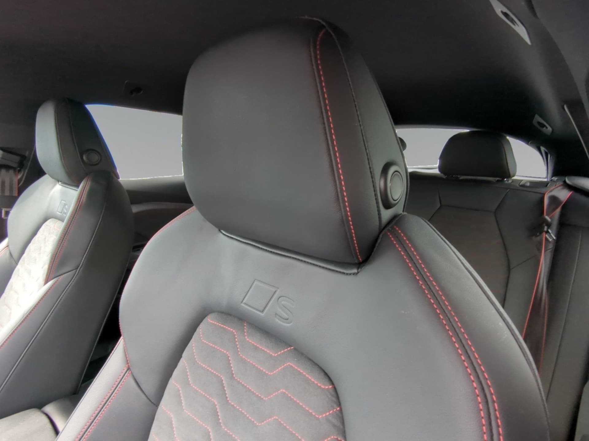Audi S6 Avant e-tron