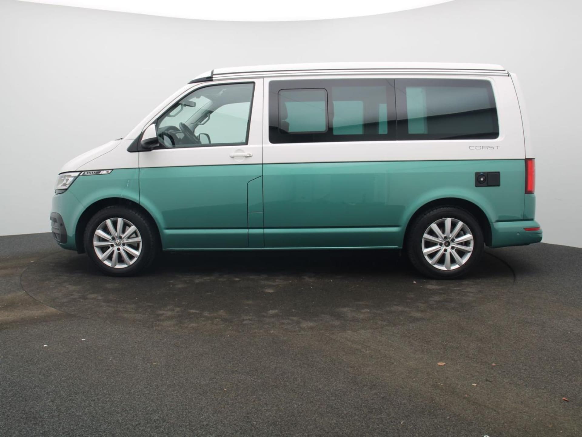 Volkswagen T6.1 California Coast