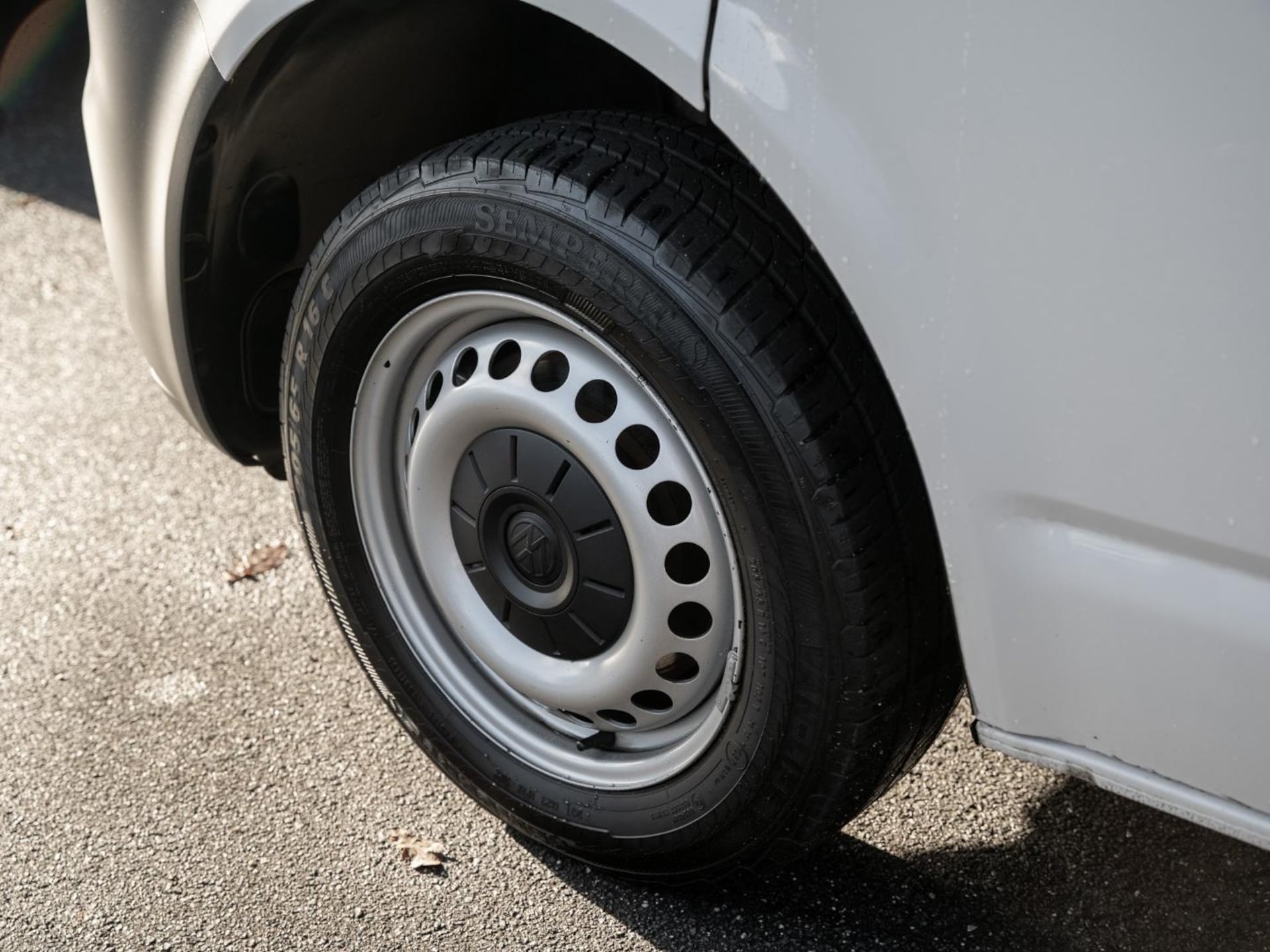 Volkswagen T6.1 Transporter Kasten langer Radstand