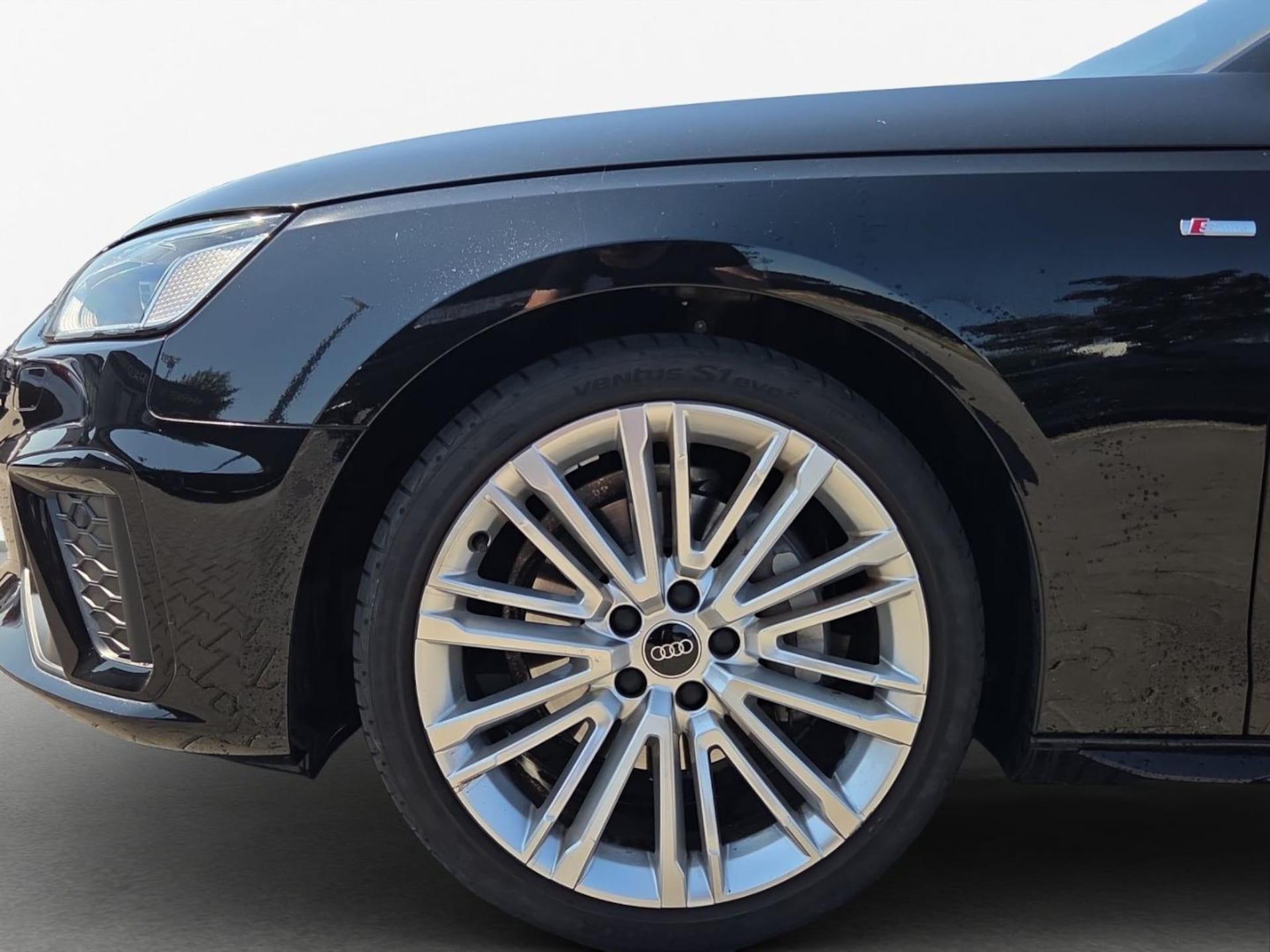 Audi A4 Avant S line