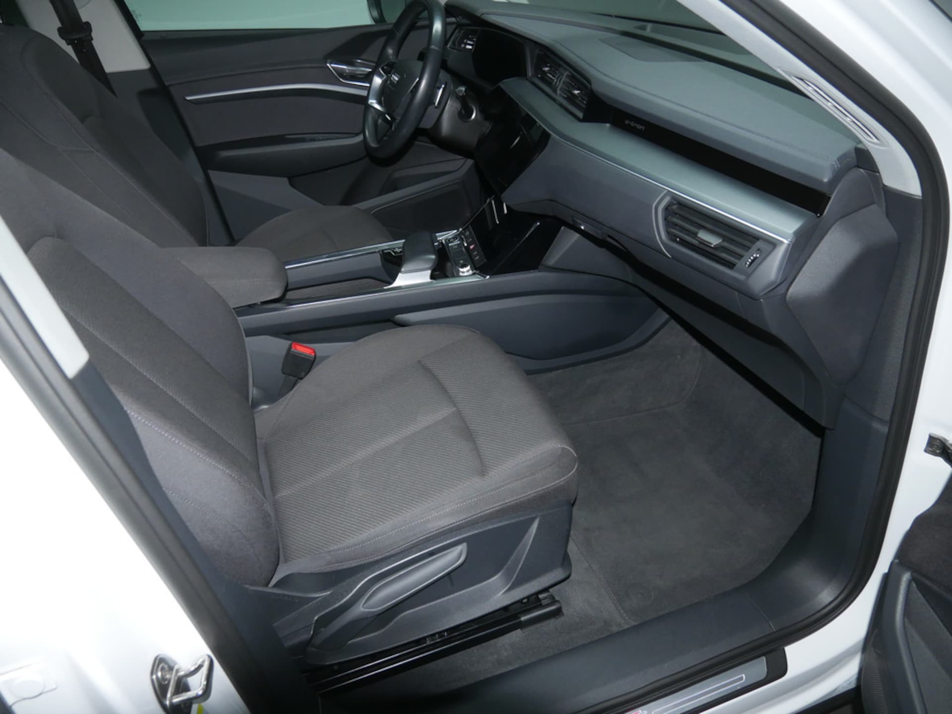 Audi Q8 e-tron S line