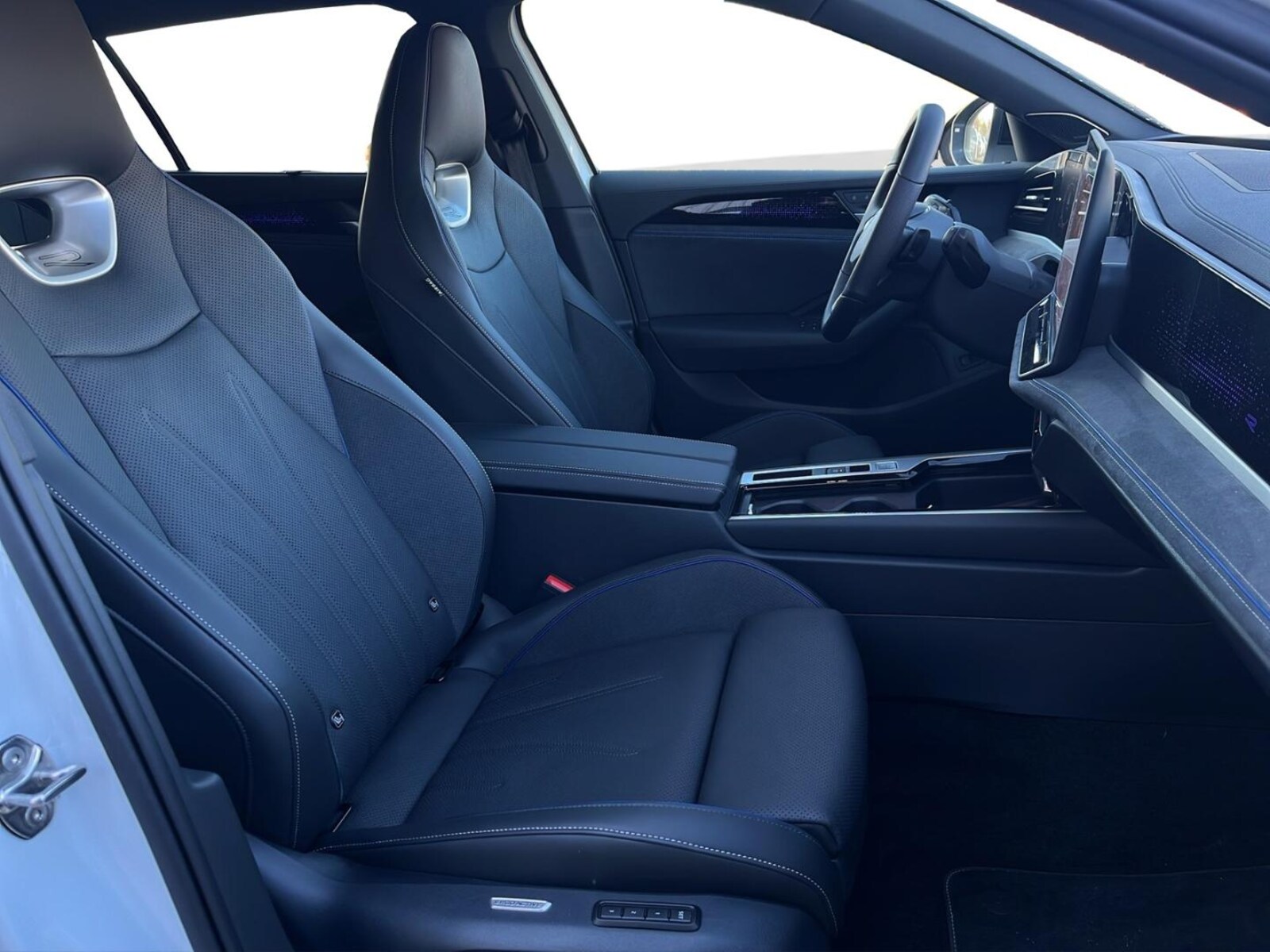 Volkswagen Passat – Bild 17