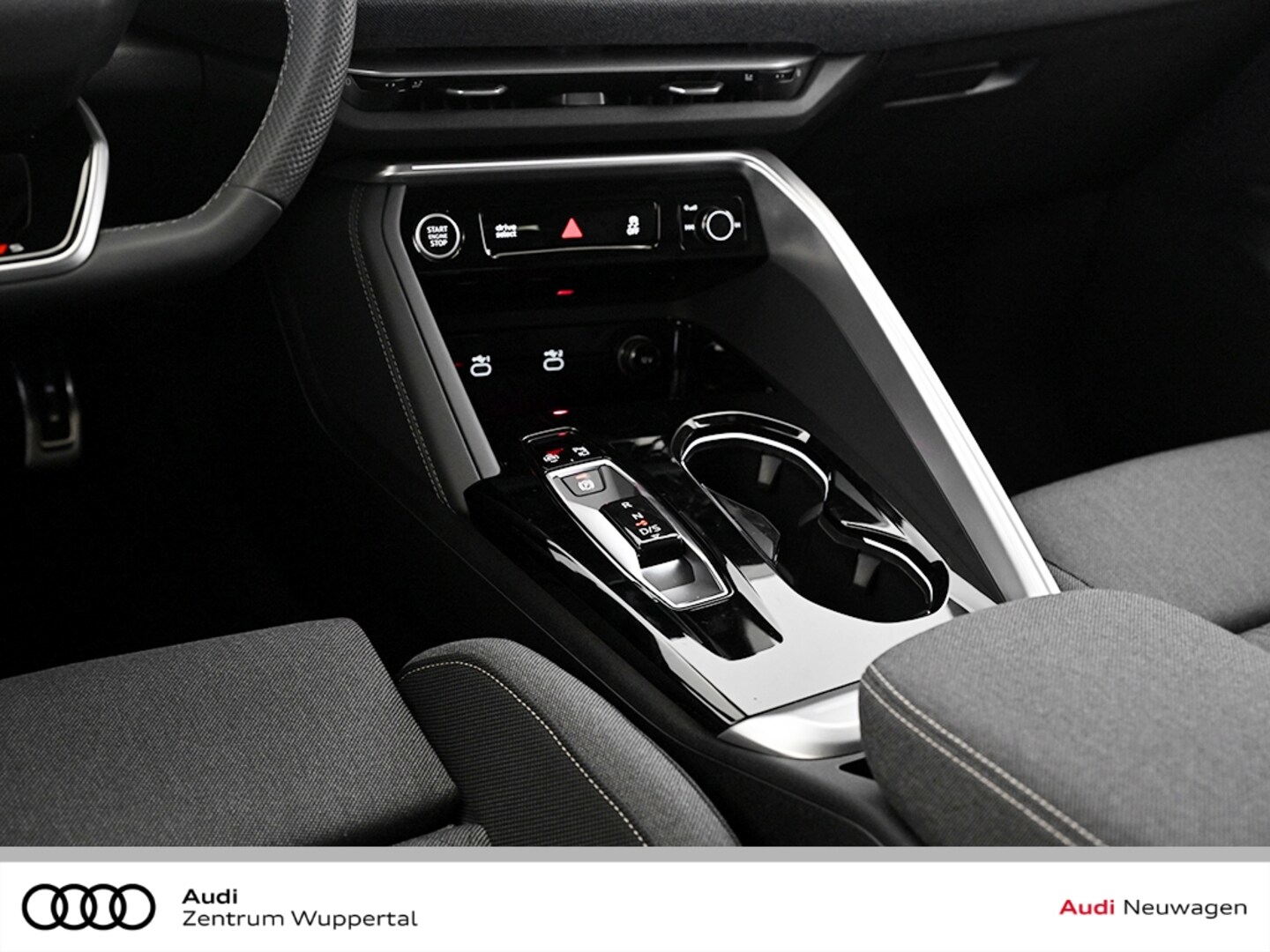 Bild über Audi Q5 SUV TDI quattro 150 kW S tronic - für weitere Informationen kontaktieren Sie den Audi Partner