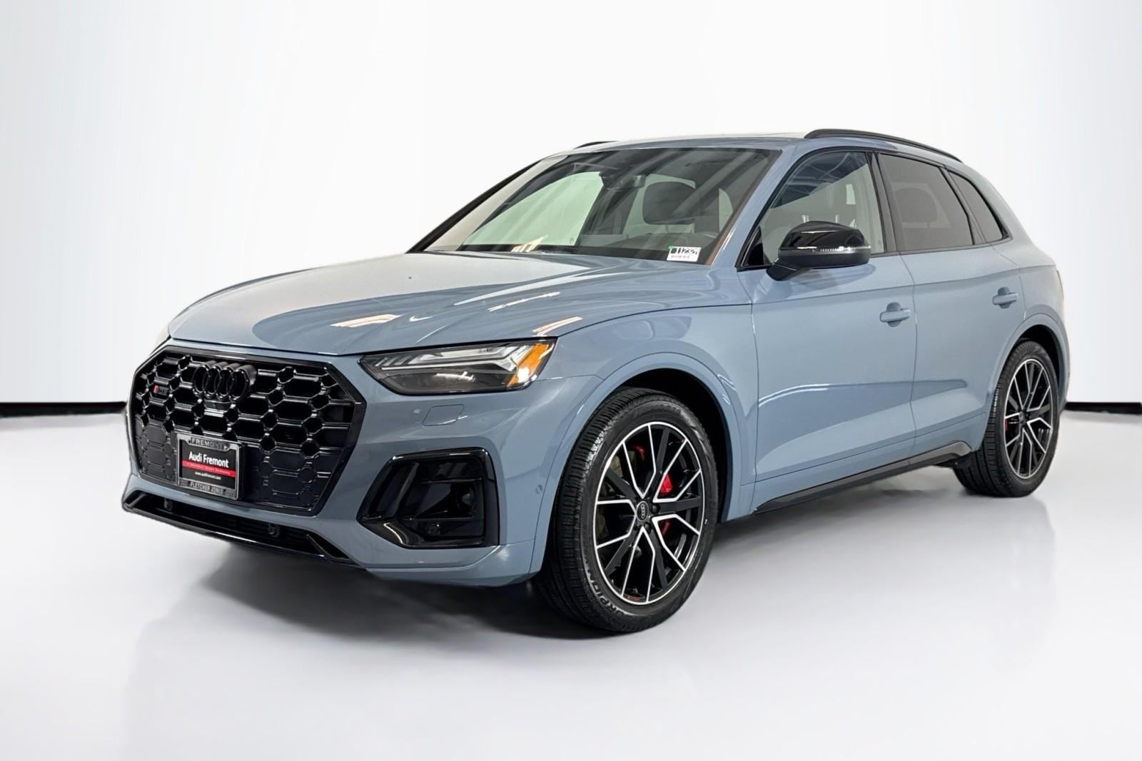 2025 Audi SQ5 Prestige quattro's photo