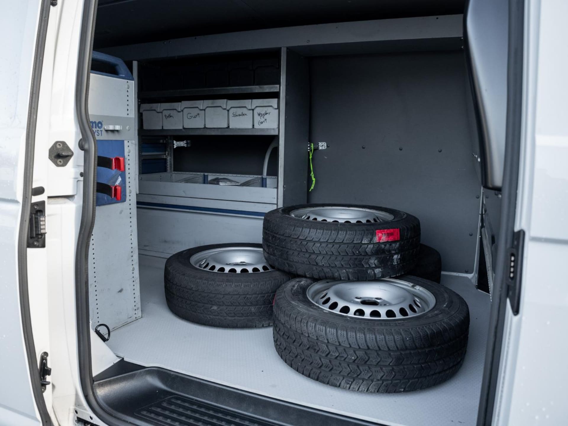 Volkswagen T6.1 Transporter Kasten langer Radstand