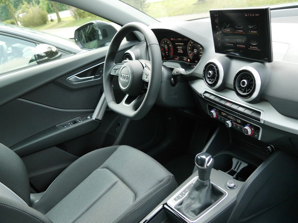 Image about Audi Q2 S line 35 TFSI S tronic