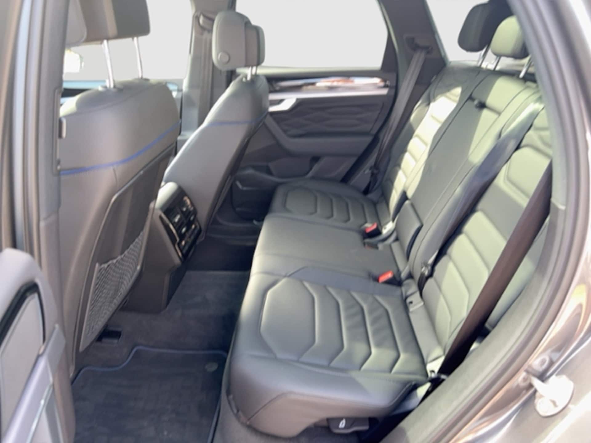 Volkswagen Touareg R