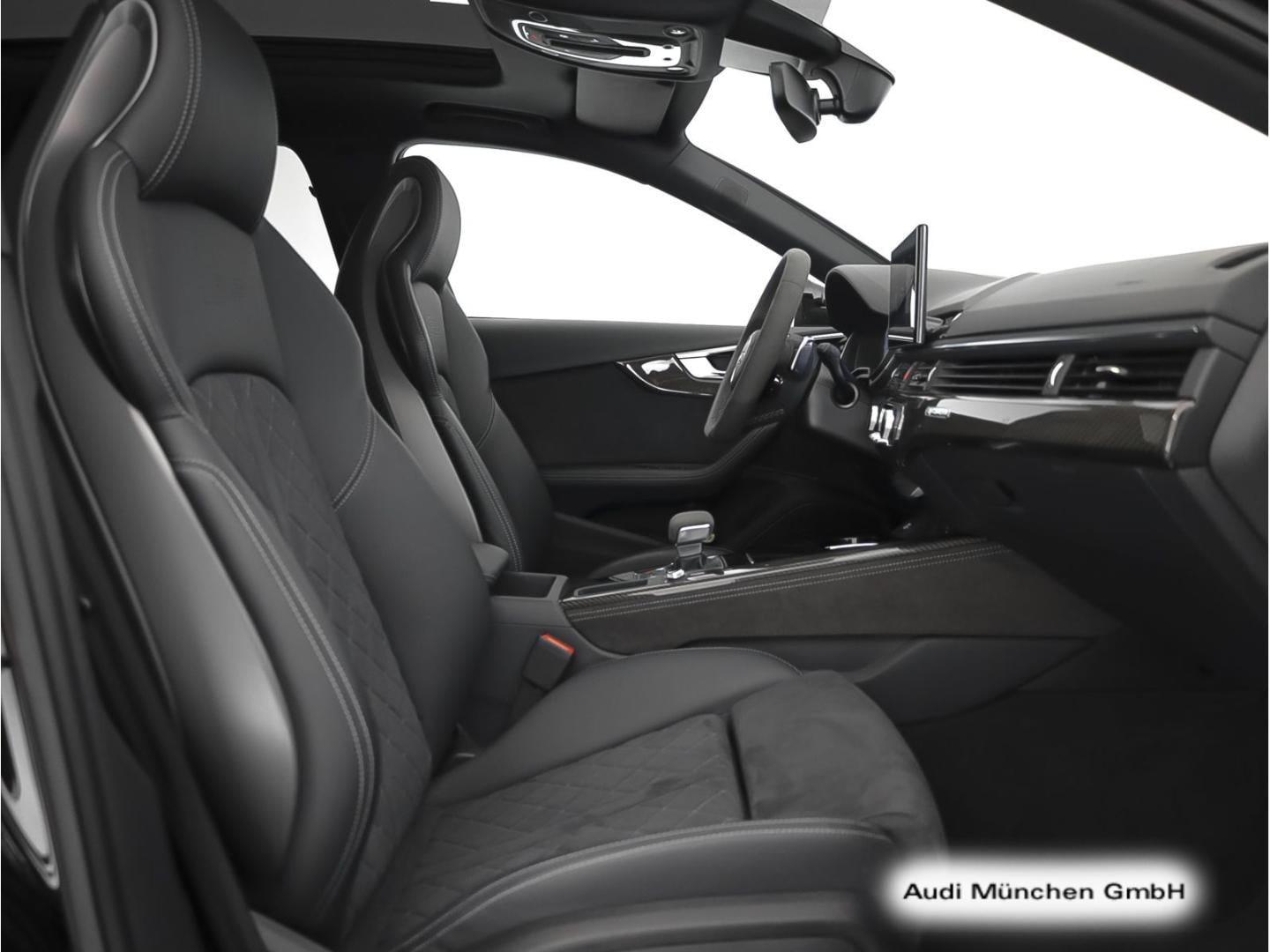 Bild über Audi RS 4 Avant TFSI quattro tiptronic - für weitere Informationen kontaktieren Sie den Audi Partner