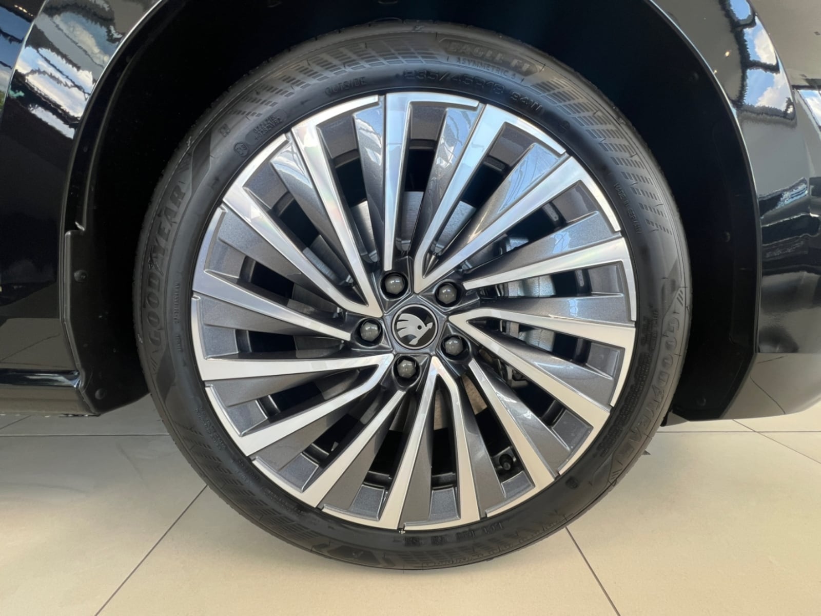 Škoda Superb Combi – Bild 14