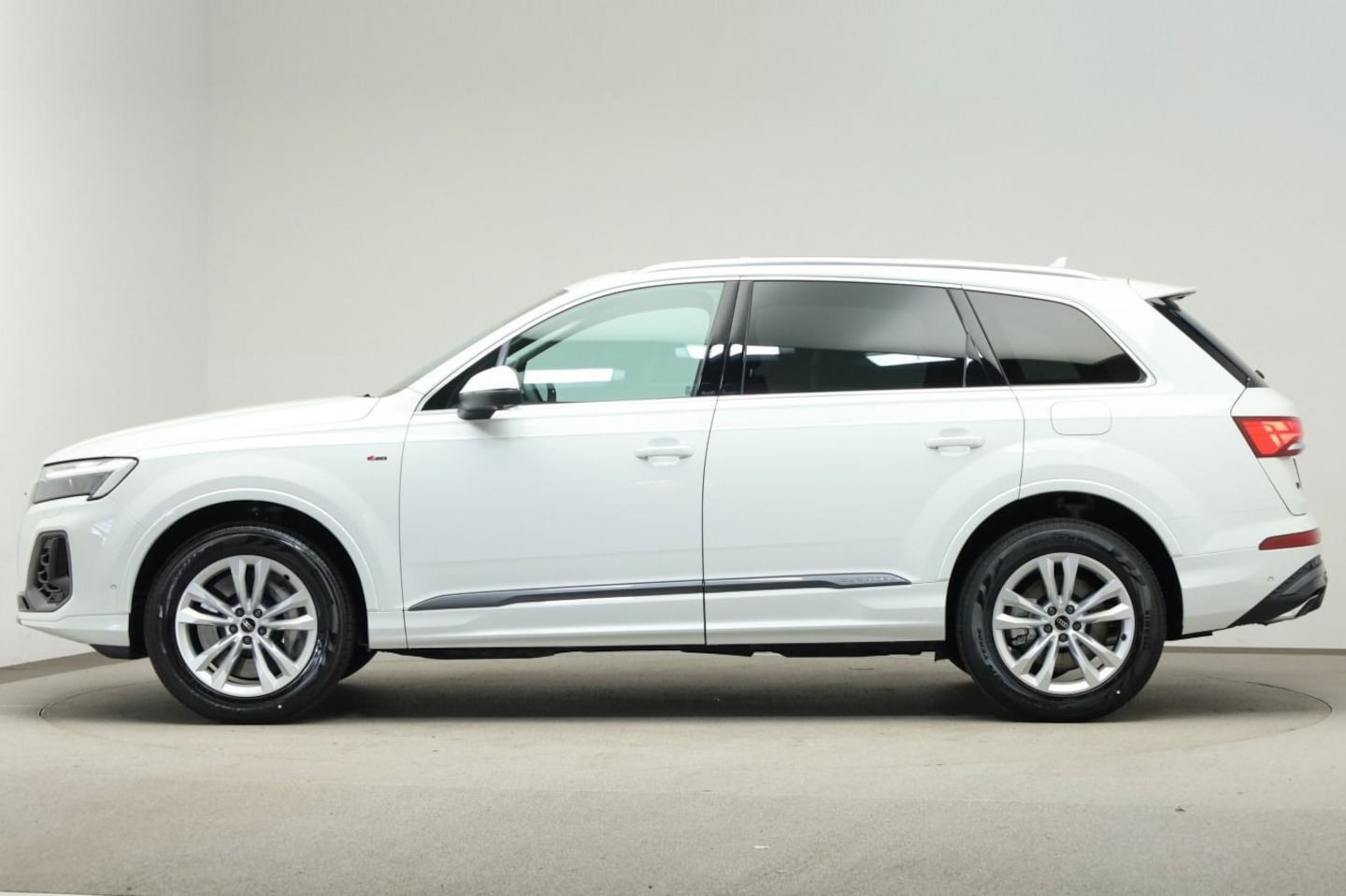 Bild über Audi Q7 SUV TFSI e TFSI e quattro 290 kW tiptronic - für weitere Informationen kontaktieren Sie den Audi Partner