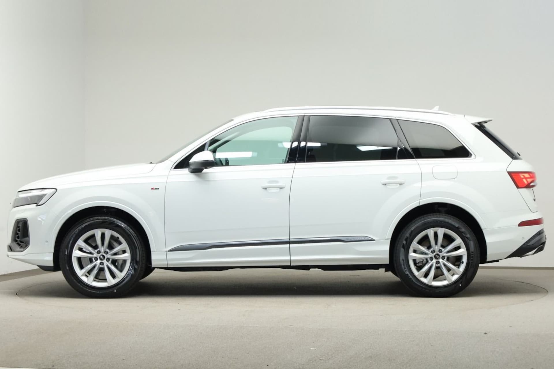 Audi Q7 SUV TFSI e S line