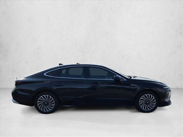 2025 Hyundai Sonata Hybrid