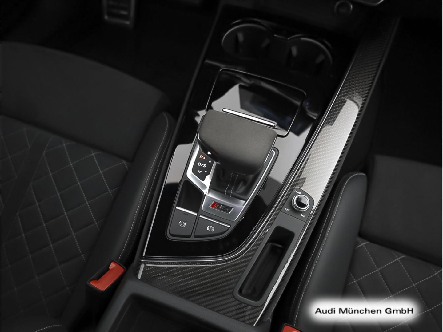 Bild über Audi RS 4 Avant TFSI quattro tiptronic - für weitere Informationen kontaktieren Sie den Audi Partner