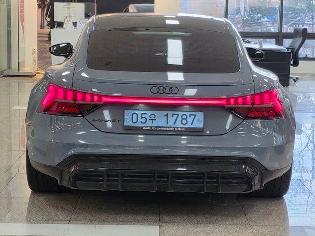 Audi e-tron GT quattro Premium kW 4