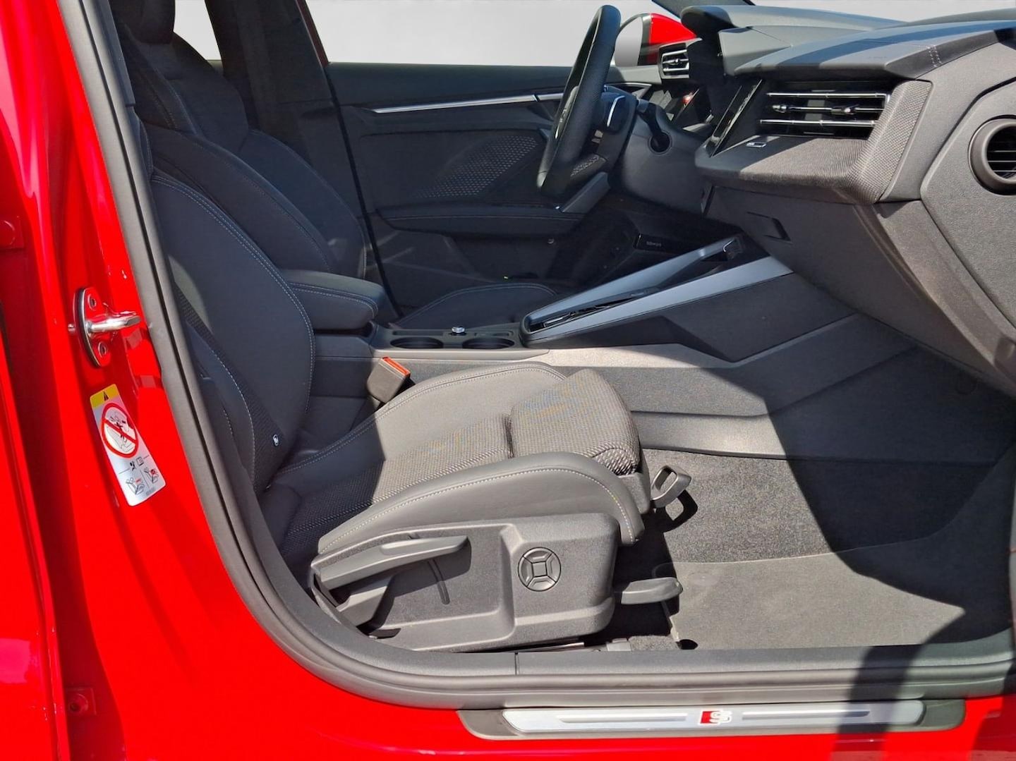 Bild über Audi A3 Sportback TFSI e TFSI e 150 kW S tronic - für weitere Informationen kontaktieren Sie den Audi Partner