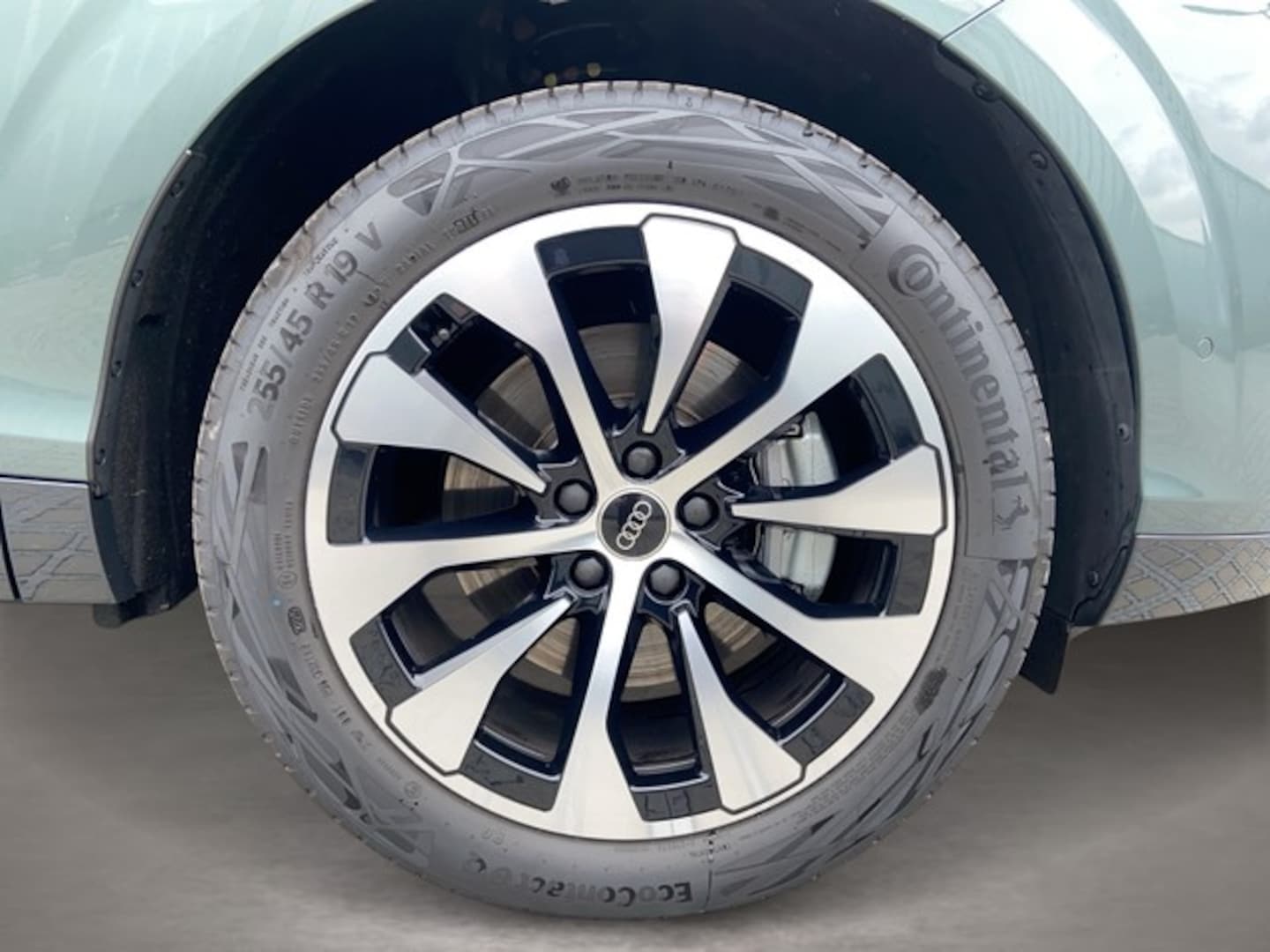 Bild über Audi Q3 SUV TDI 110 kW S tronic - für weitere Informationen kontaktieren Sie den Audi Partner