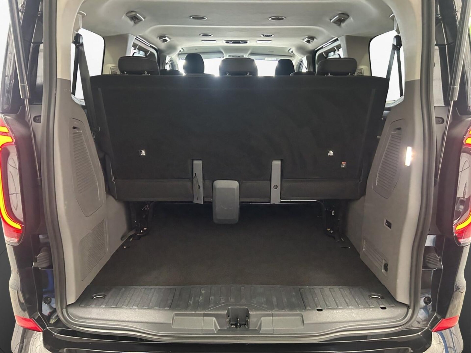 Volkswagen Caravelle Style