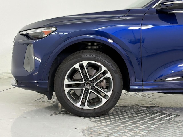 2025 Audi Q5 Premium - Photo 11