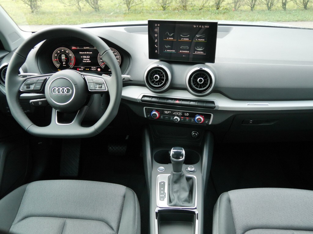Image about Audi Q2 S line 35 TFSI S tronic