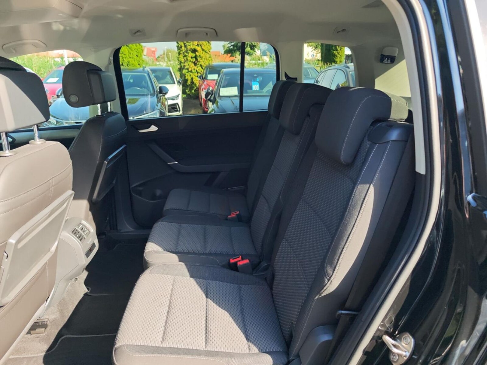 Volkswagen Touran – Bild 8