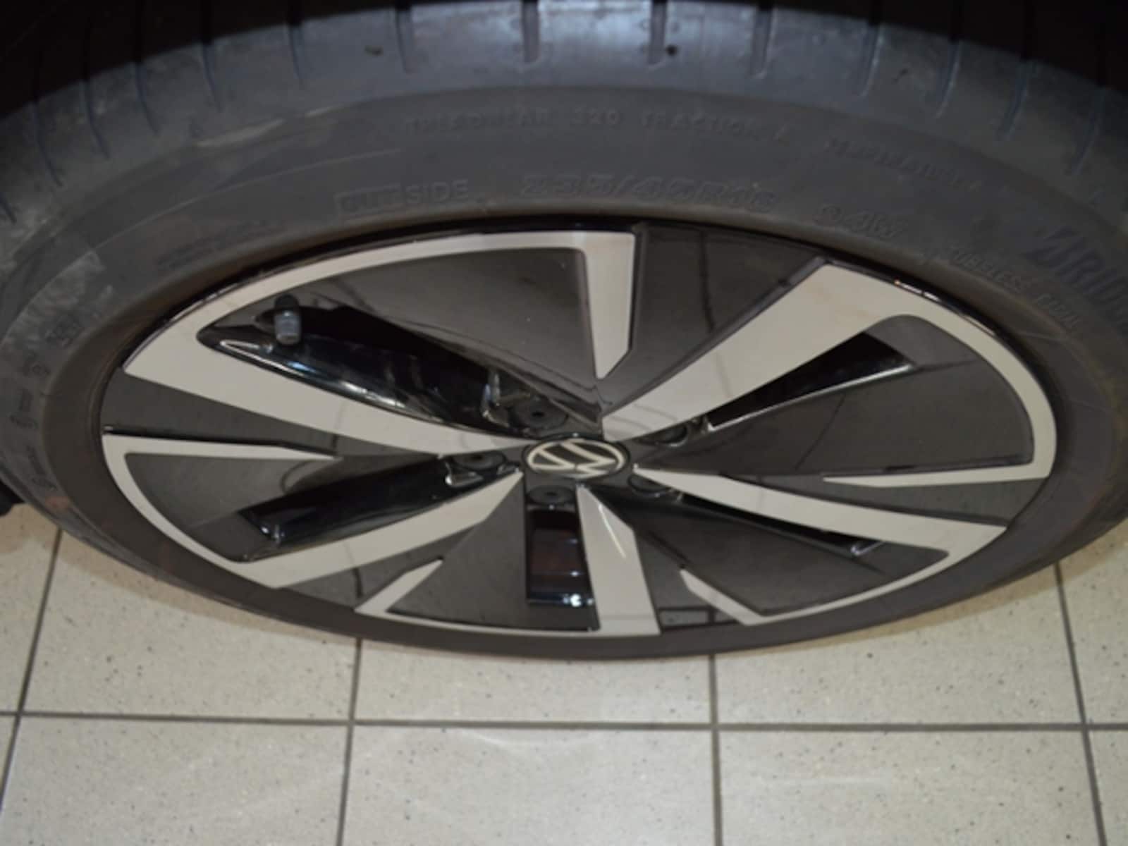 Volkswagen Passat – Bild 4