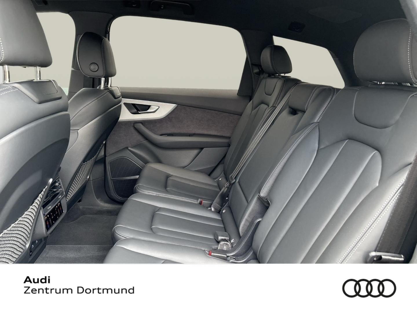 Bild über Audi Q7 SUV S line business TFSI quattro 250 kW tiptronic - für weitere Informationen kontaktieren Sie den Audi Partner