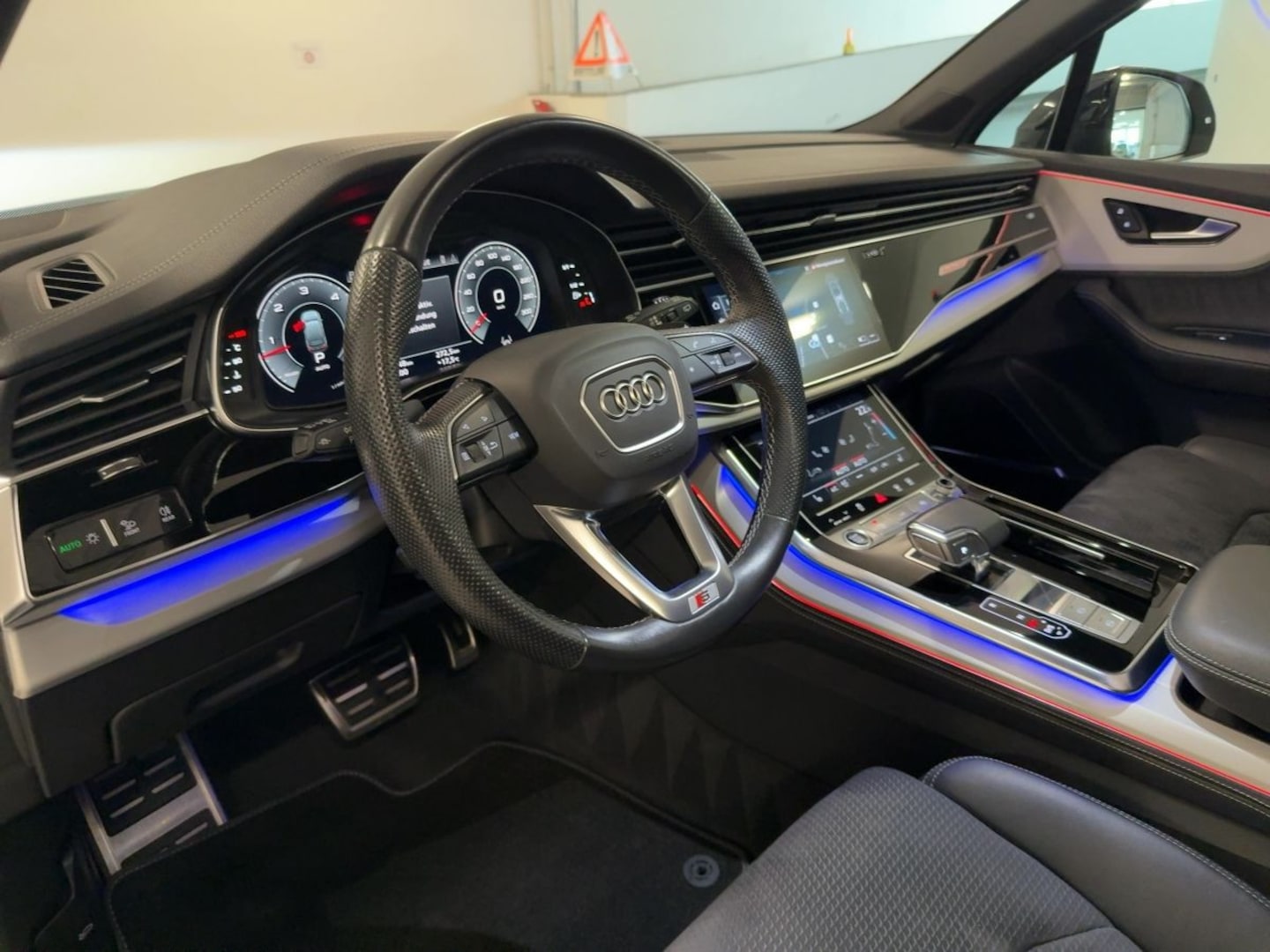 Bild über Audi Q7 competition plus 45 TDI quattro tiptronic - für weitere Informationen kontaktieren Sie den Audi Partner