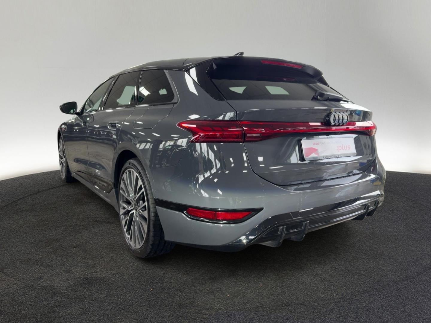 Bild über Audi A6 Avant e-tron e-tron - für weitere Informationen kontaktieren Sie den Audi Partner