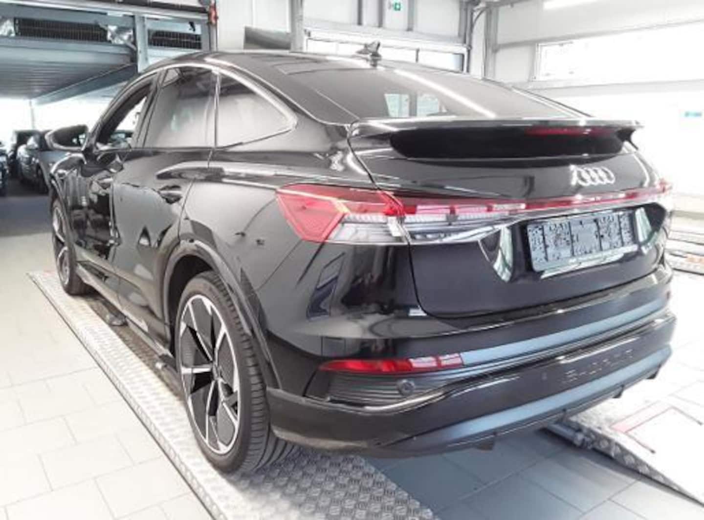 Bild über Audi Q4 Sportback e-tron 50 e-tron quattro - für weitere Informationen kontaktieren Sie den Audi Partner