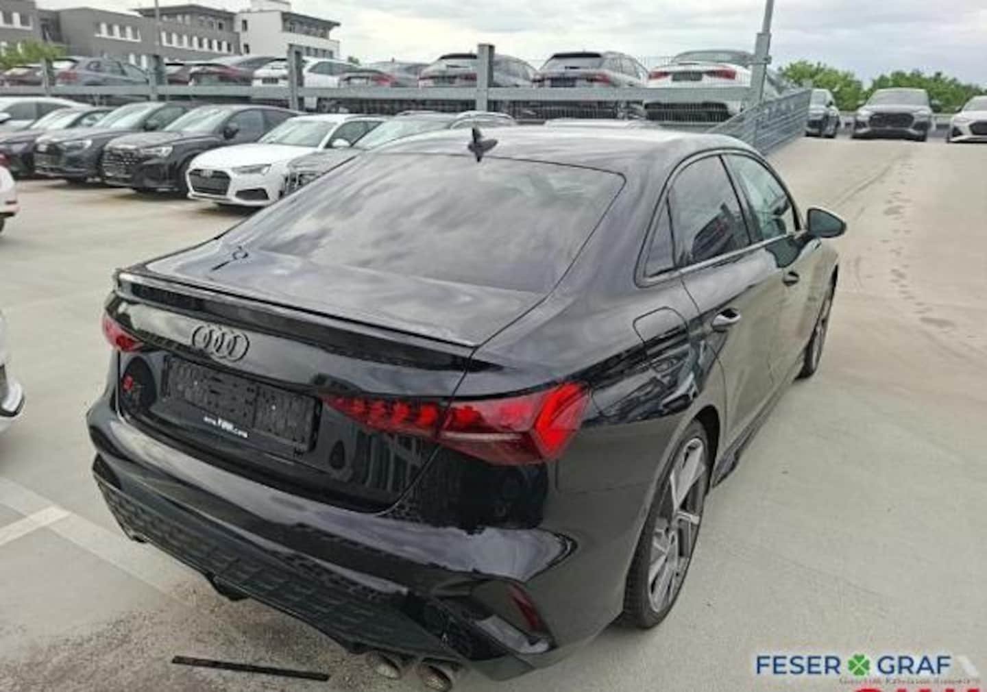 Bild über Audi S3 Limousine TFSI quattro S tronic - für weitere Informationen kontaktieren Sie den Audi Partner