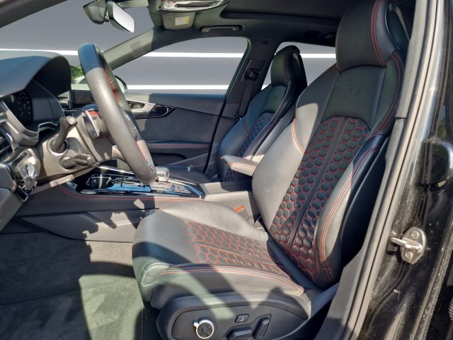 Image about Audi RS 4 Avant RS 4 Avant 331(450) kW(PS) tiptronic