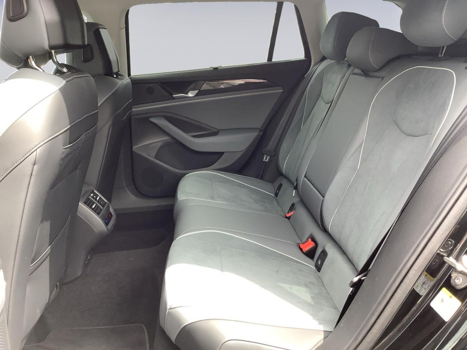 Volkswagen Passat – Bild 13