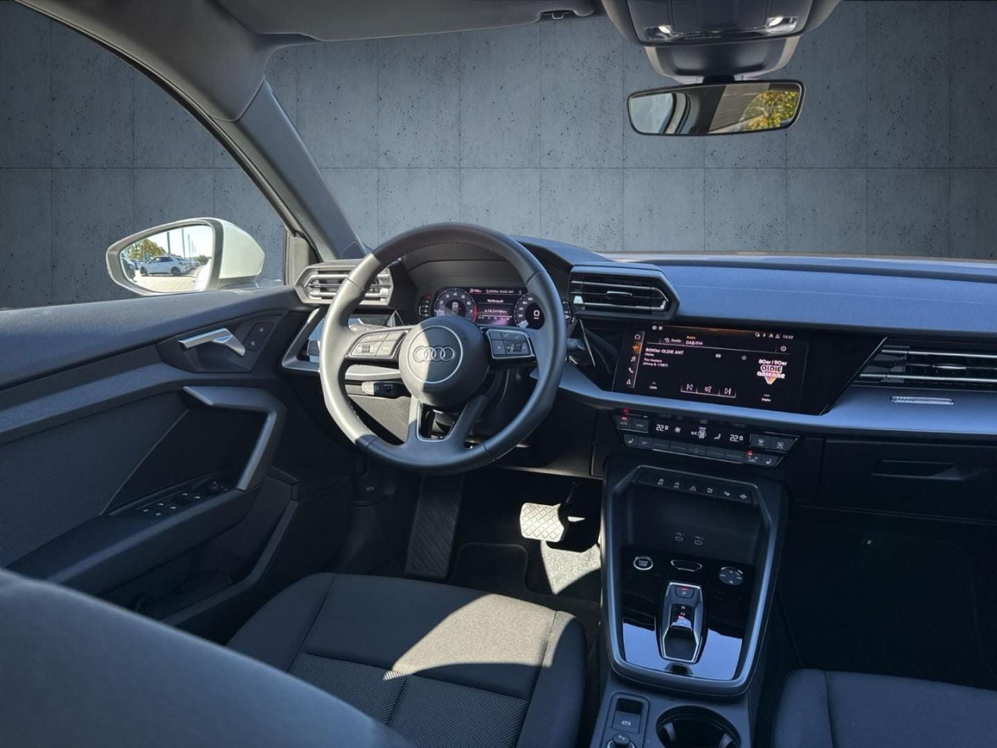 Bild über Audi A3 Sportback S line 30 TFSI S tronic - für weitere Informationen kontaktieren Sie den Audi Partner