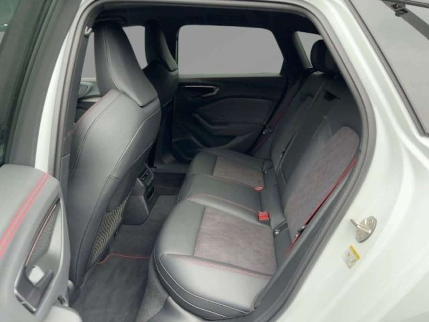 Bild über Audi A5 Avant e-hybrid e-hybrid quattro 270 kW S tronic - für weitere Informationen kontaktieren Sie den Audi Partner