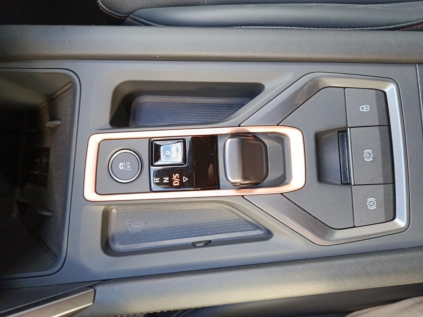 CUPRA Leon León 1.5 eTSI DSG 110 kW (150 CV) — photo 11