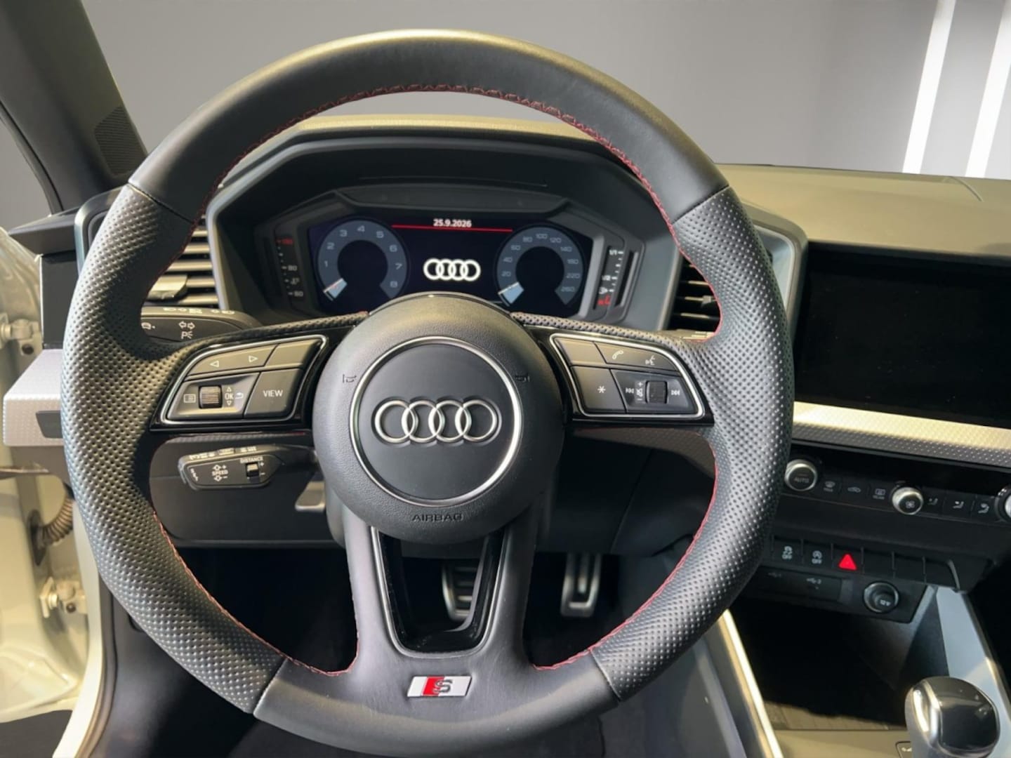 Bild über Audi A1 Sportback S line 25 TFSI S tronic - für weitere Informationen kontaktieren Sie den Audi Partner
