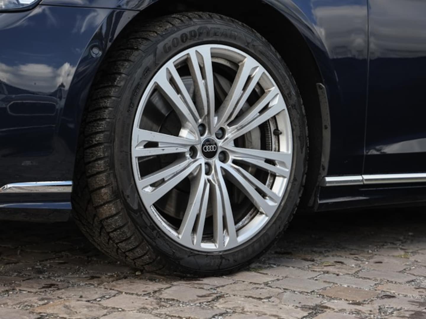 Bild über Audi A8 TFSI e 60 TFSI e quattro tiptronic - für weitere Informationen kontaktieren Sie den Audi Partner